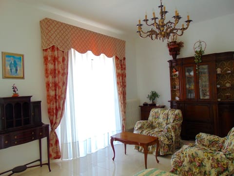 N019 - Numana, prestigioso quadrilocale vista mare Apartment in Numana