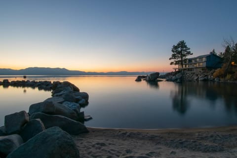 Skyland Retreat - Max nighttime occupancy of 8 House in Skyland