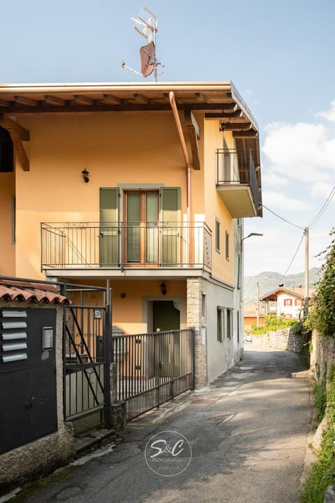 Feel at Home - VILLA VERBENA Villa in Province of Brescia