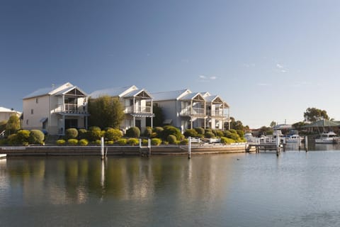 Property building, Natural landscape, On site, Lake view
