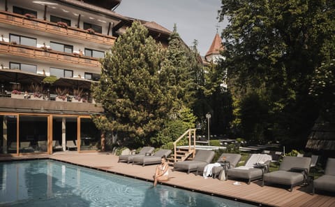 Property building, Swimming pool