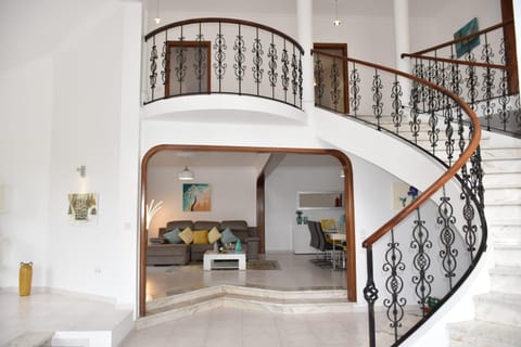 Communal lounge/ TV room, Lobby or reception