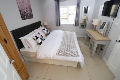 Riverside Rooms Bed and Breakfast in Reading