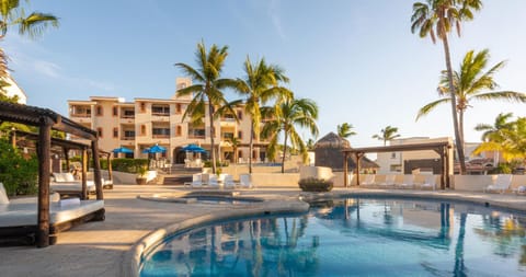 Property building, Day, Pool view, Swimming pool, sunbed