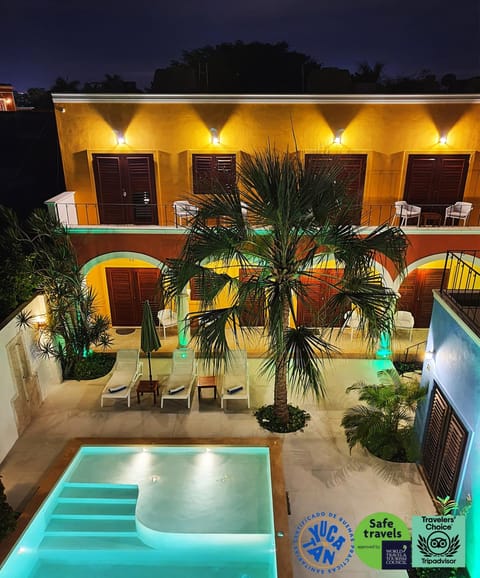 Property building, Night, Bird's eye view, Swimming pool, Certificate/Award