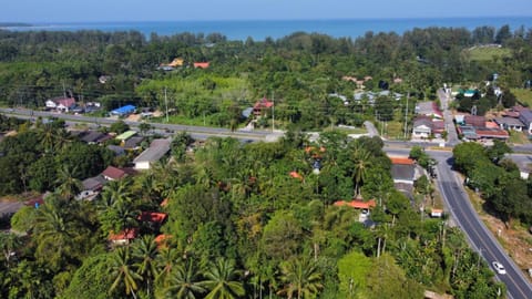 Neighbourhood, Natural landscape, Bird's eye view, City view, Sea view, Street view, Location