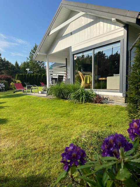 Balfala domki nad morzem Nature lodge in Pomeranian Voivodeship