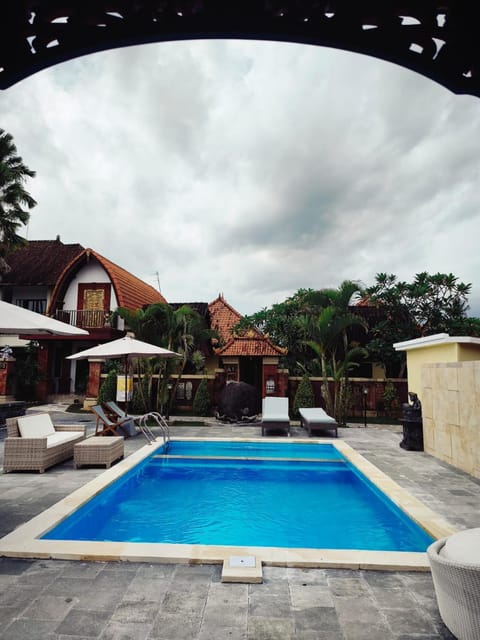 Property building, Swimming pool
