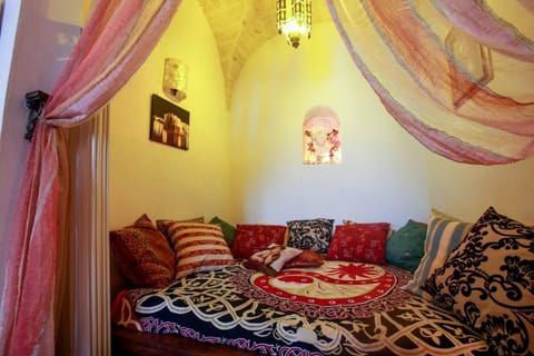 Bed, Living room, Photo of the whole room, Seating area, Bedroom