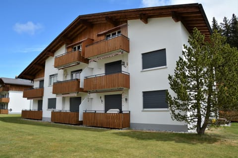 Property building, Day, Garden