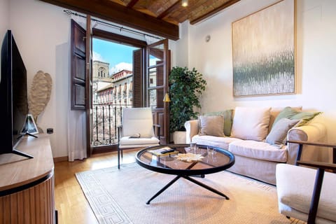 TV and multimedia, Balcony/Terrace, Living room, Seating area