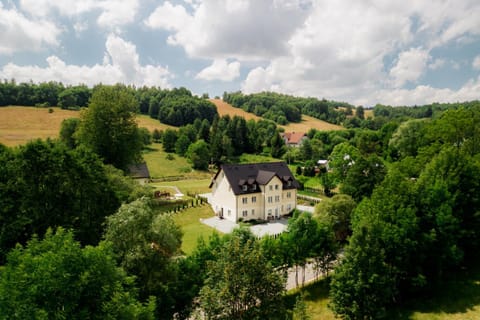 Property building, Nearby landmark, Spring, Day, Natural landscape, Bird's eye view, Landmark view, Mountain view