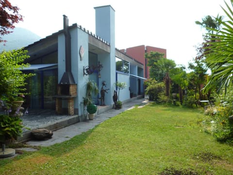 Facade/entrance, Garden