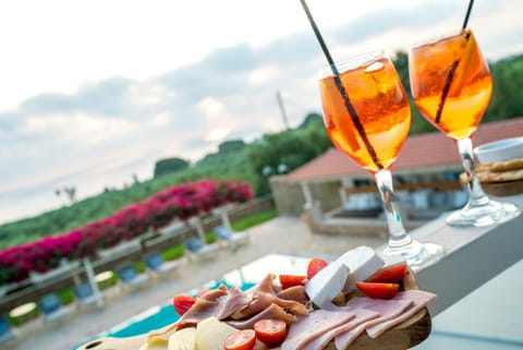 Food and drinks, Drinks, Alcoholic drinks