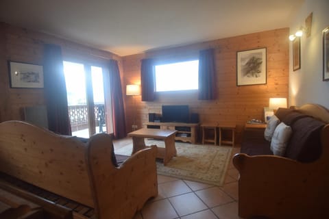 Spacious Apartment 2 Minutes from Ski Lift, Equipped for Babies Apartment in Les Houches