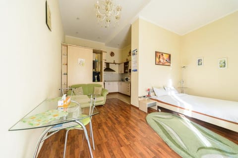 Bed, Kitchen or kitchenette, Living room, Photo of the whole room, Seating area, Dining area, Bedroom