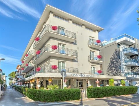 Property building, Facade/entrance, Bird's eye view, View (from property/room), Floor plan, City view, Garden view, Lake view, Landmark view, Mountain view, Pool view, River view, Sea view, Street view