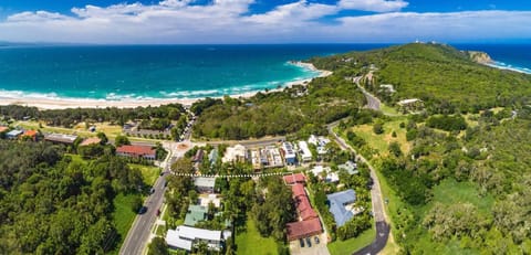 Property building, Nearby landmark, Day, Neighbourhood, Bird's eye view, Beach, City view, Sea view