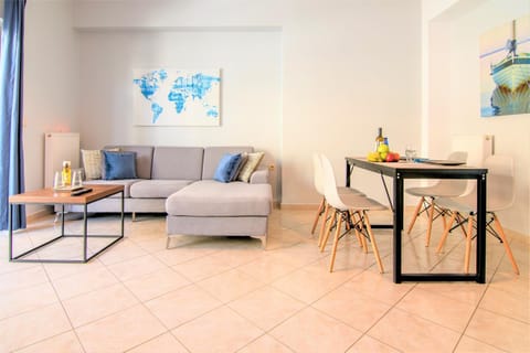 Living room, Decorative detail, Seating area, Dining area, On site, City view