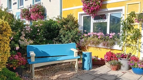 Facade/entrance, Garden