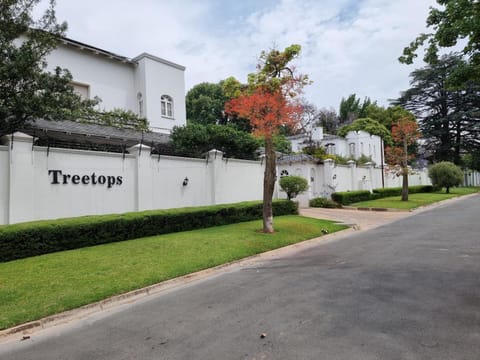 Property building, Day, Street view
