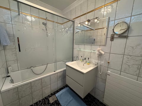 Shower, Bathroom, Bath