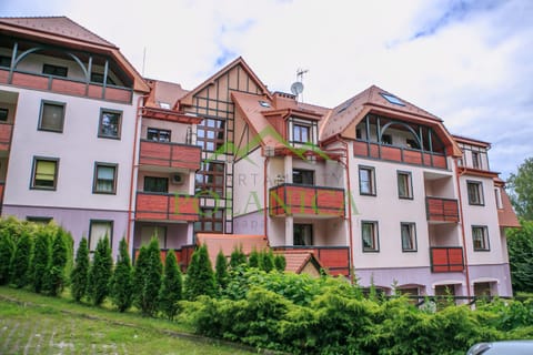 Facade/entrance, Neighbourhood, Activities