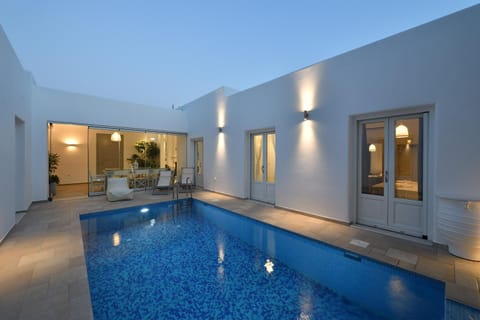 Balcony/Terrace, On site, Pool view, Sunset