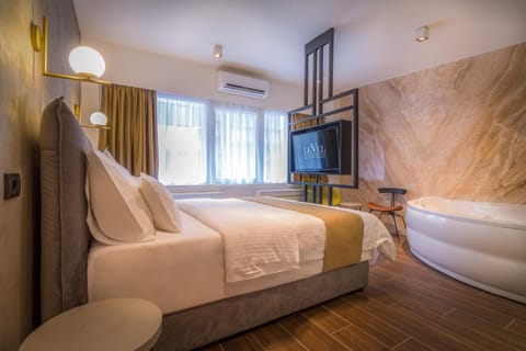 Photo of the whole room, Bedroom