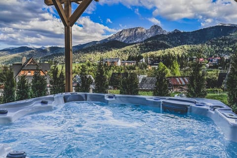 Hot Tub, Mountain view