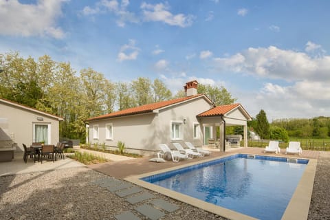 Property building, Swimming pool, Swimming pool