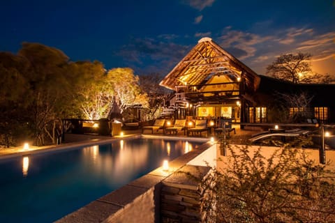 Restaurant/places to eat, Swimming pool