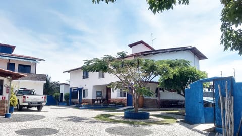 Property building, Patio, Facade/entrance