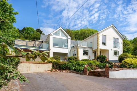 The Curlews - Waterside, boutique home with 10 person spa House in Teignbridge