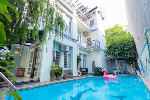 Property building, Swimming pool