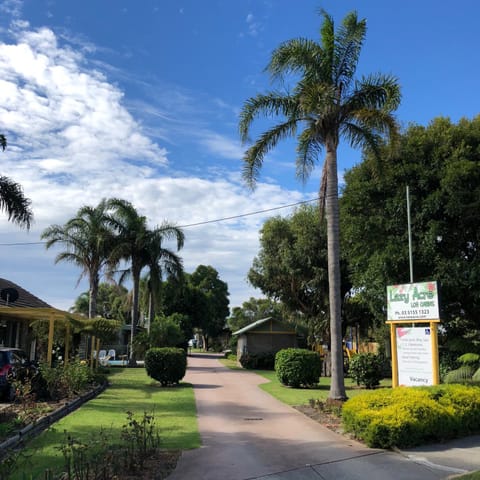 Facade/entrance, Garden