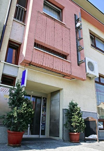 Property building, Facade/entrance