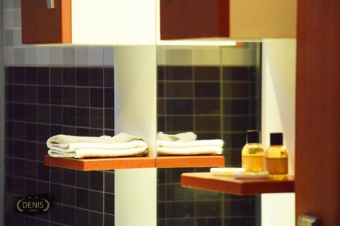 Massage, Bathroom, Spa and wellness centre/facilities