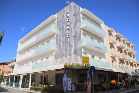 Facade/entrance