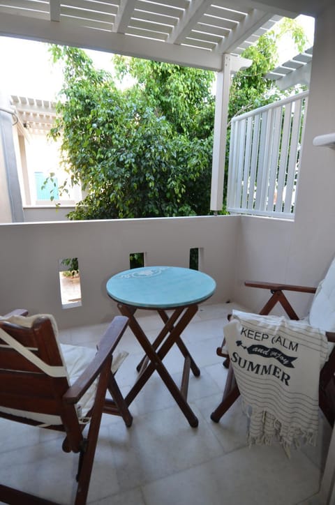Balcony/Terrace, Garden view