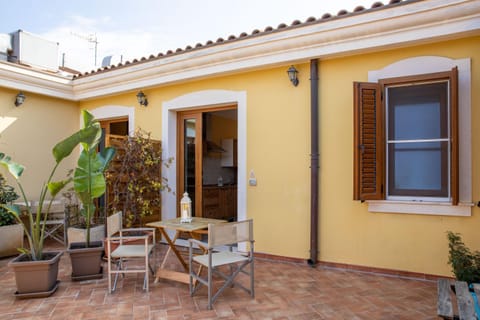 Property building, Balcony/Terrace