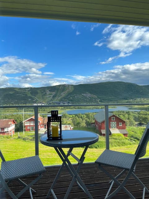 Natural landscape, Balcony/Terrace, Lake view, Mountain view