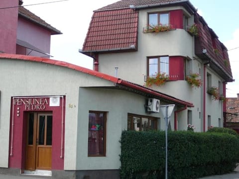 Property building, Day, Street view
