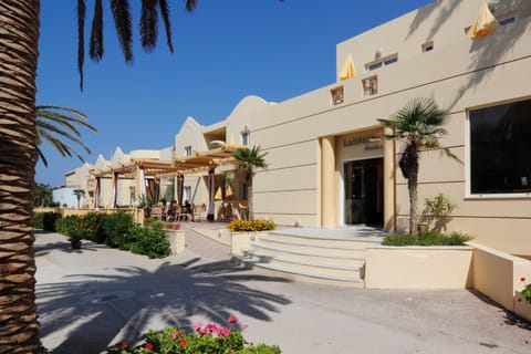 Facade/entrance, Day