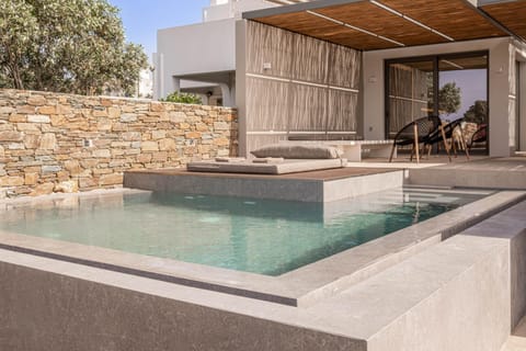 Swimming pool, sunbed