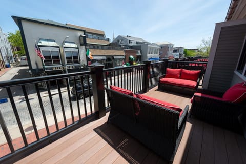 The Newport Lofts - Brick Market Place Apartment in Newport