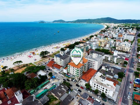 Property building, Natural landscape, Bird's eye view, Beach, Sea view, Street view