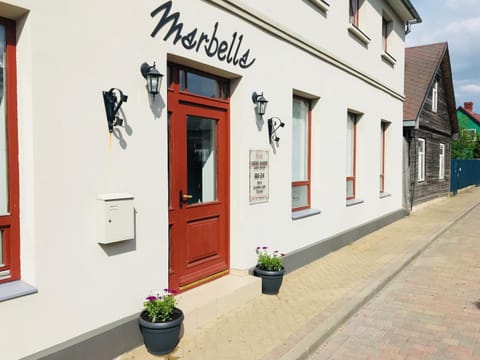 Property building, Facade/entrance, Property logo or sign, Other, Other, Decorative detail, On site, Text overlay, Text overlay, Street view, Street view