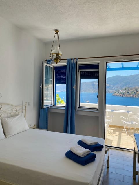 Rania Studios Apartment hotel in Poros