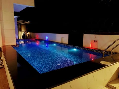 Swimming pool